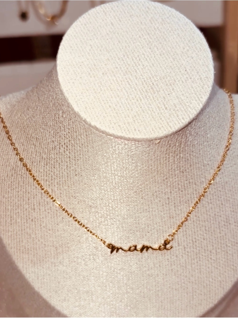 Gold 'mama' Script Necklace - Women Jewelry